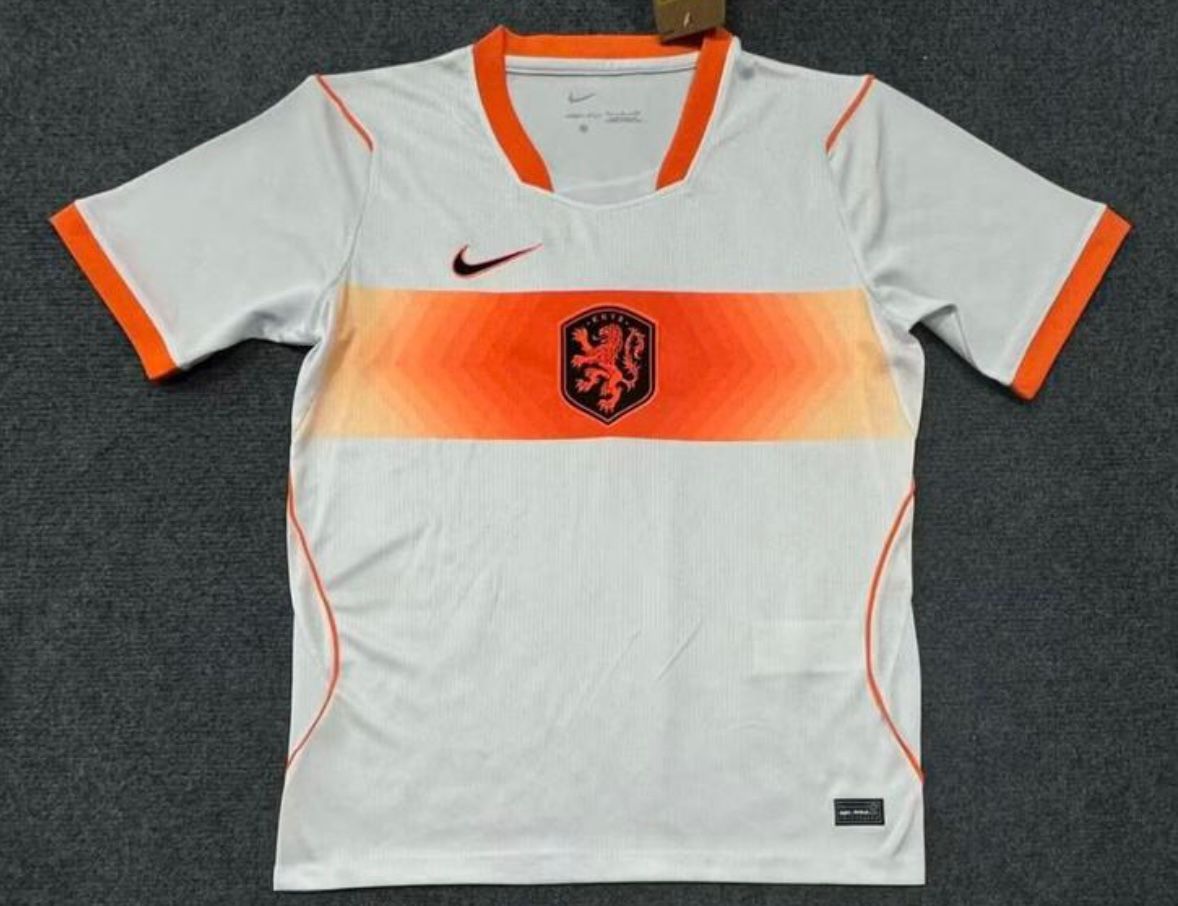 Wit uitshirt 2026